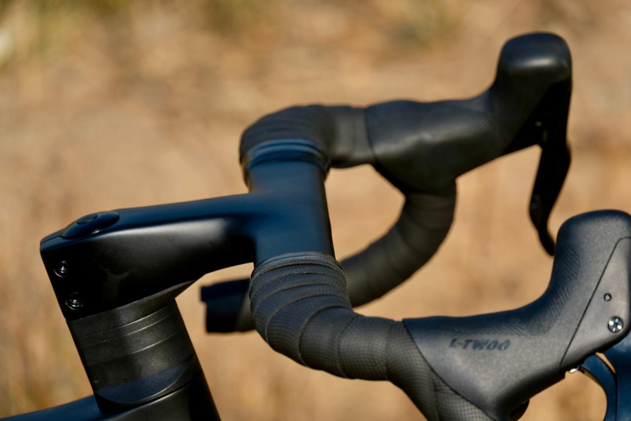 2025 Avalanche Roam Carbon